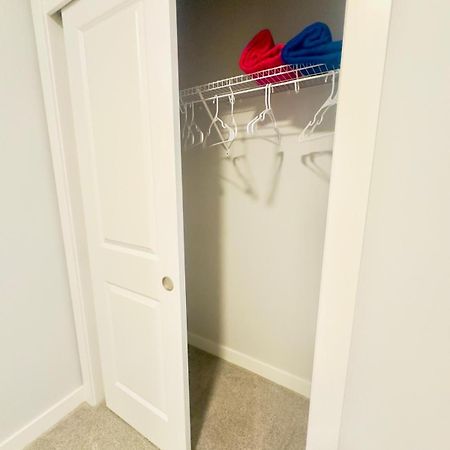Private Room Minutes To Calgary Airport Yyc, Downtown, Banff Ngoại thất bức ảnh